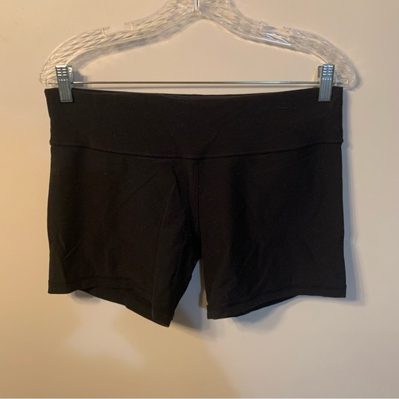 Lululemon Reversible Black Shorts 10 - Picture 9 of 9